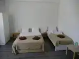 Трёхместный номер с собственной ванной комнатой