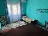 Трёхместный номер эконом с видом на горы