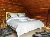 Четырёхместный номер Luxe *** room семейный  с видом на горы и реку