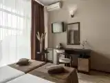 Двухместный номер с 2 отдельными кроватями стандарт с видом на бассейн