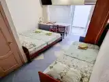 Трёхместный номер бюджетный в цоколе