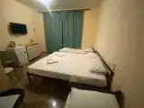 Трёхместный номер эконом с видом на горы