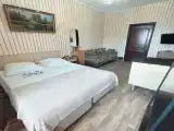 Многоместный смешанный номер № 22 стандарт с балконом остров