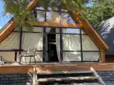 Отдельный дом А-фрейм с видом на горы и лес