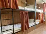 Многоместный мужской номер кровать (верхний ярус) 8-ми местный мужской номер