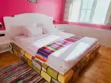 Четырёхместный номер лофт с выходом к бассейну