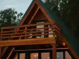 Дом двухэтажный с балконом