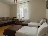 Апартаменты стандарт с кухней, видом во двор на 1 этаже верхнего корпуса
