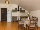 Семейный номер стандарт с кухней, видом на озеро, бассейн, лес
