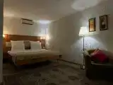 Двухместный номер с 1 кроватью стандарт (окно в коридор)