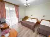 Четырёхместный номер полулюкс с балконом