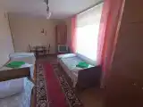 Многоместный смешанный номер хостел с тремя отдельными кроватями