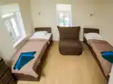 Двухместный номер с 2 отдельными кроватями и диваном