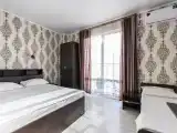 Трёхместный номер комфорт с балконом
