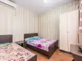 Трёхместный номер с удобствами на этаже