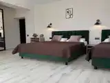 Трёхместный номер улучшенный с видом на море
