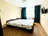 Двухместный номер с 2 отдельными кроватями эконом с санузлом на 2 номера