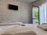 Трёхместный номер стандарт с видом на горы