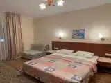 Трёхместный номер улучшенный с видом на город