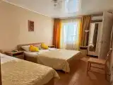 Семейный номер трёхместный семейный номер с кухней.
