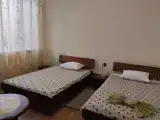 Трёхместный номер с 2 раздельными кроватями