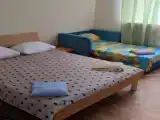 Трёхместный номер с двуспальной кроватью