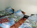 Трёхместный номер с кондиционером, телевизором и санузлом