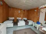 Трёхместный номер эконом-класса общая ванная комната