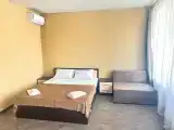 Трёхместный номер люкс с видом на море