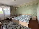 Трёхместный номер с видом на парк