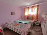 Четырёхместный номер с общей ванной комнатой (11)