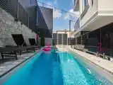 Апартаменты евродвушка с дизайнерским ремонтом и подогреваемым бассейном