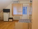 Трёхместный номер стандарт с балконом, душ-трап