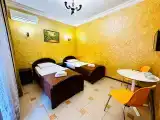 Двухместный номер с 2 отдельными кроватями Уютные номера на 1 этаже в гостевом доме "Эльбрус" на 1 линии в Адлере!