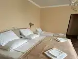 Трёхместный номер улучшенный с видом на горы
