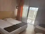 Трёхместный номер стандарт с видом на горы