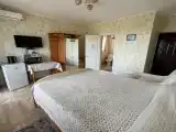 Трёхместный номер комфорт с видом на море