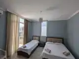 Трёхместный номер с балконом