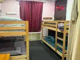 Многоместный мужской номер эконом (душ/туалет общий)