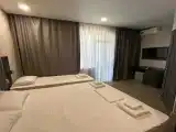 Трёхместный номер люкс со всеми удобствами