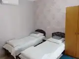 Двухместный номер с 2 отдельными кроватями с удобствами (1 этаж)