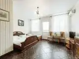 Трёхместный номер Стандарт с балконом