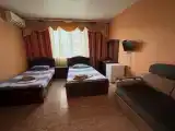 Трёхместный номер эконом с видом на горы