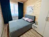 Апартаменты малахитовые с 2 спальнями, террасой-балконом, кондиционером, кухней, ванной комнатой, большими кроватями