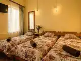 Трёхместный номер стандарт с видом на бассейн