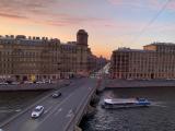 Многоместный смешанный номер Женская 6-местная комната с тремя окнами и красивым видом на город