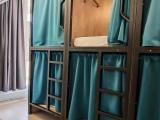 Многоместный смешанный номер с 8 кроватями
