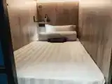 Многоместный мужской номер кровать в мужском номере