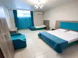 Трёхместный номер эконом цокольный этаж