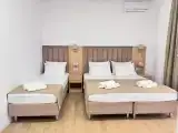 Трёхместный номер комфорт с французским балконом